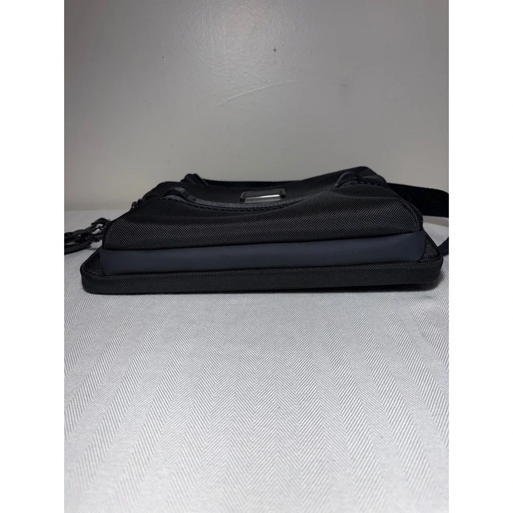 Tumi Alpha Bravo Service Crossbody Bag Black‎ Ballistic Nylon 232796D Mens Bag